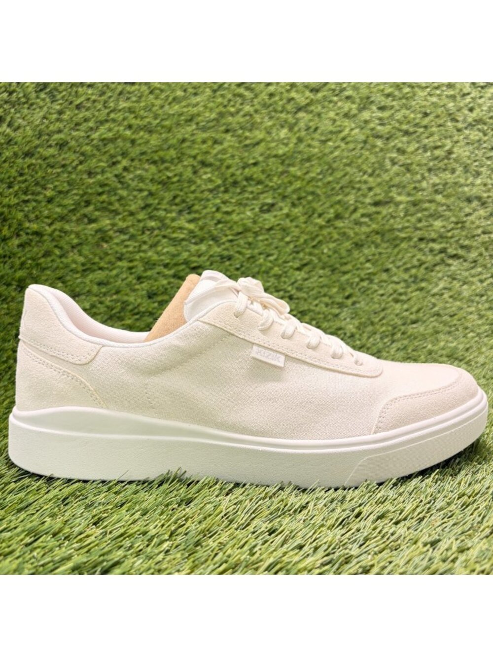 Kizik Prague 2 Mens Size 10EE Bright White Athletic Hands Free Shoes Sneakers